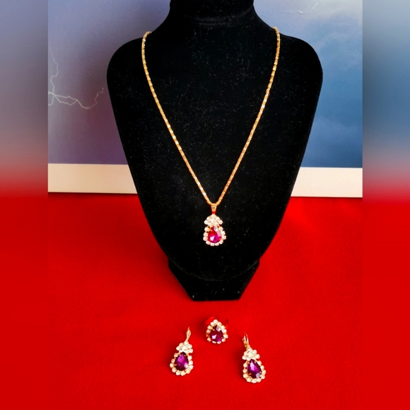 #6~Beautiful necklace, ring and earring set. - Picture 1 of 4